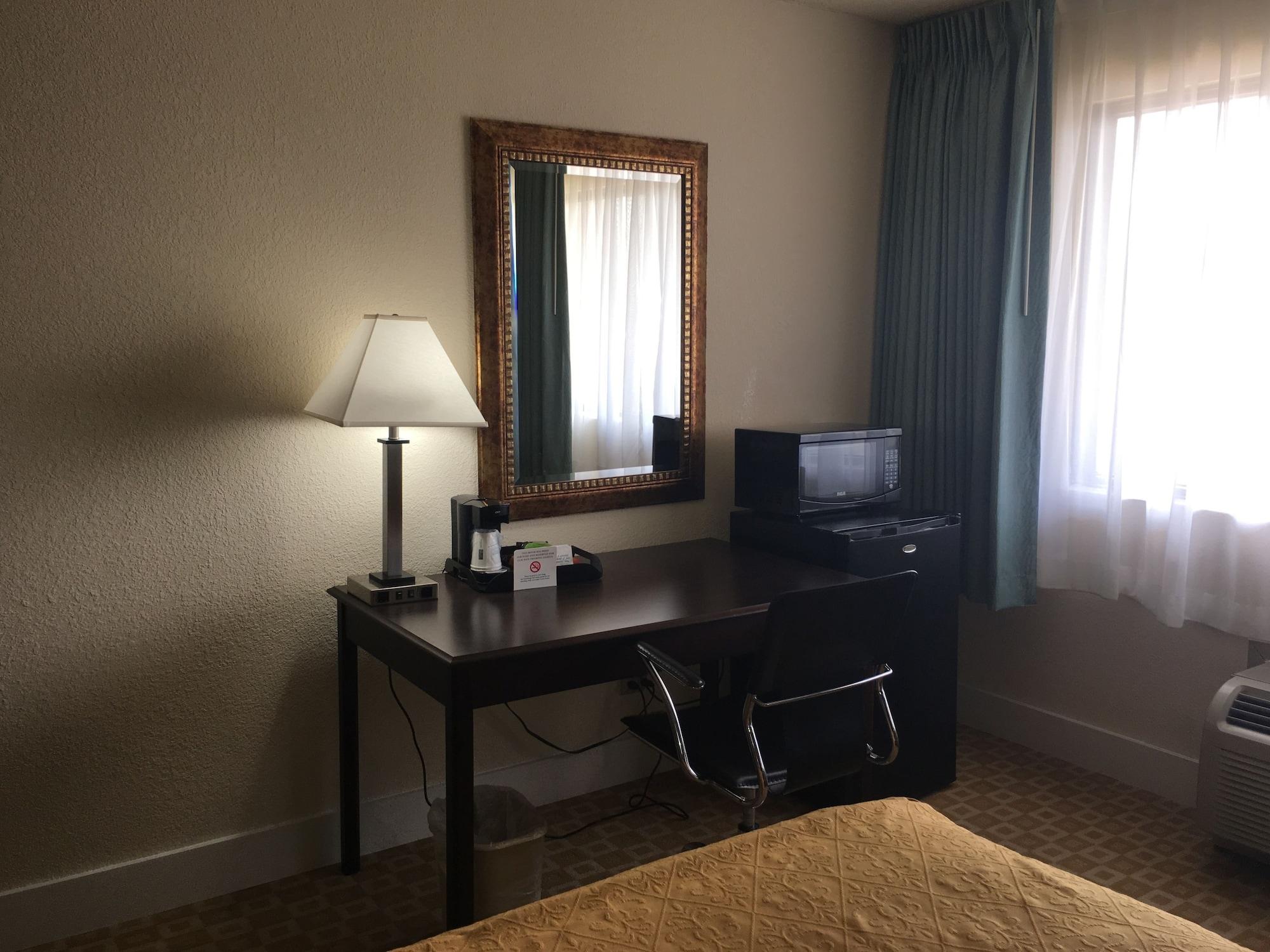 Days Inn By Wyndham שרמן מראה חיצוני תמונה