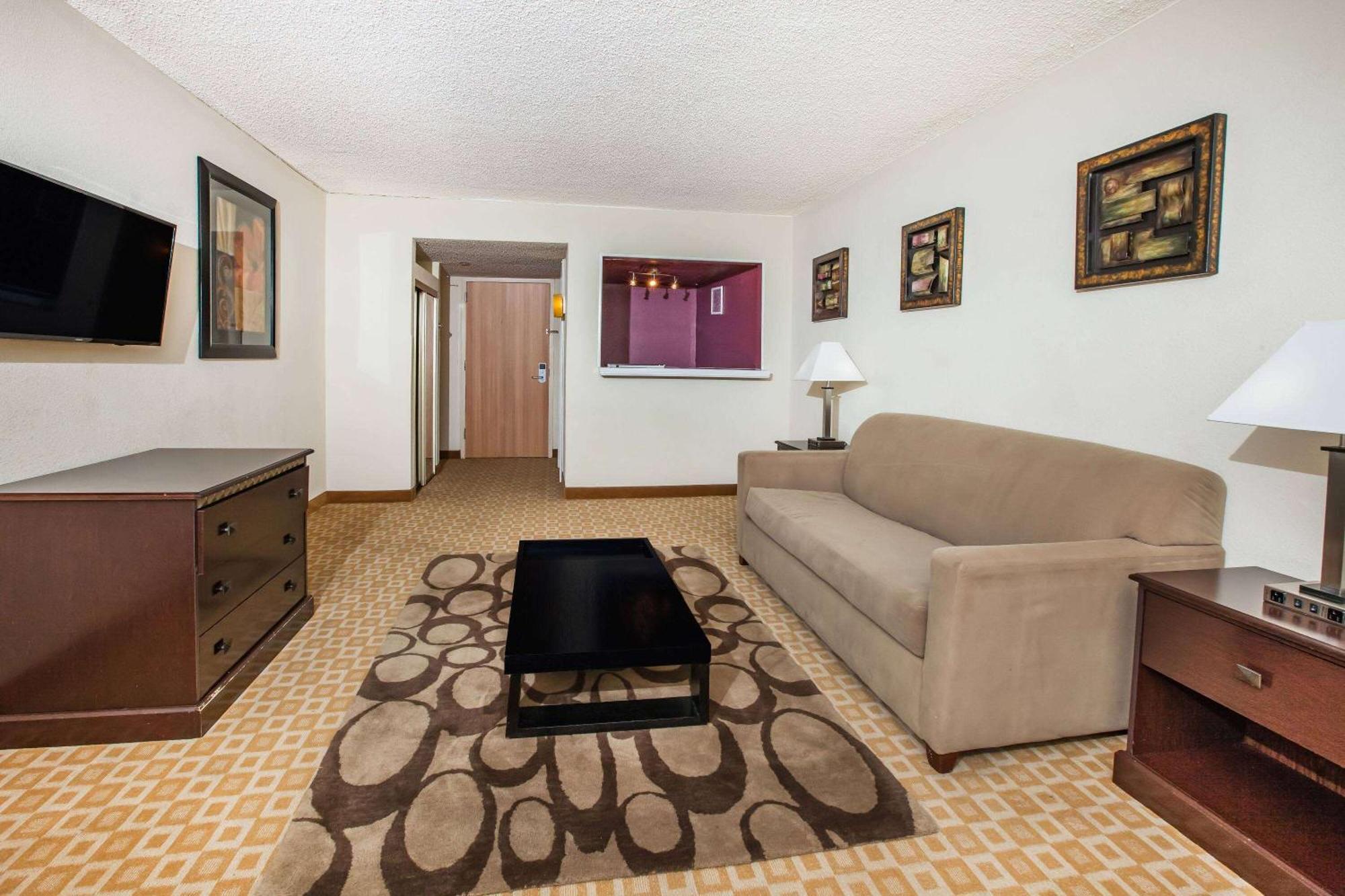Days Inn By Wyndham שרמן מראה חיצוני תמונה