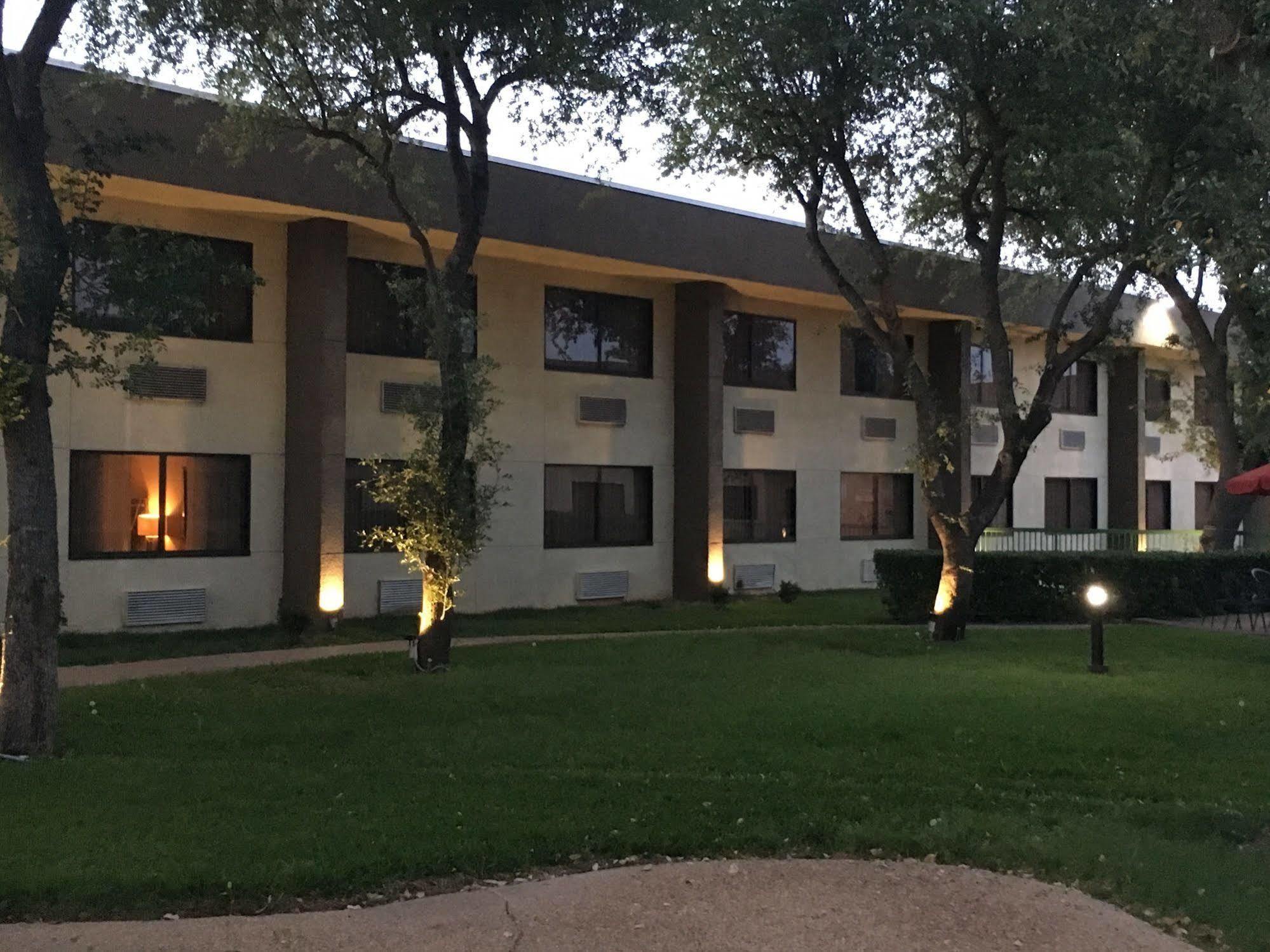 Days Inn By Wyndham שרמן מראה חיצוני תמונה